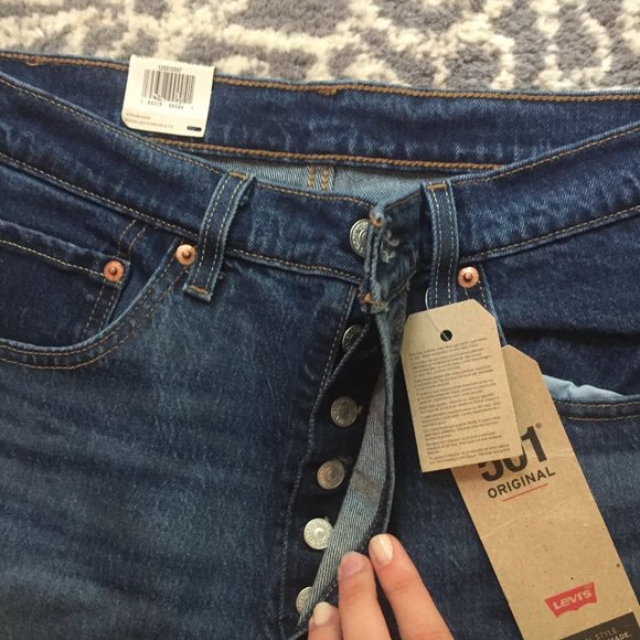Brand New Levi's 501 Jeans - Picture 4 of 5